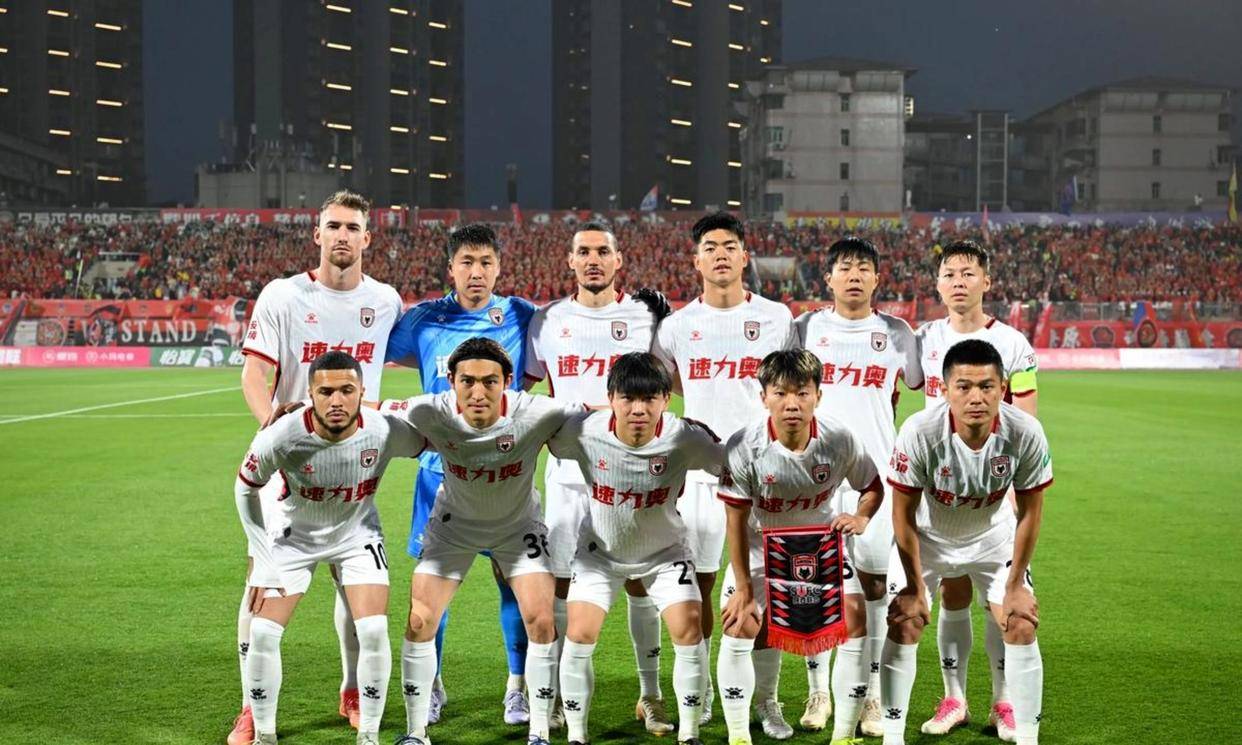 关于亚冠赛后再迎强敌；布莱顿篮板制胜；主帅态度——管理层满意；年轻球员得到机会的信息-爱游戏官方网站